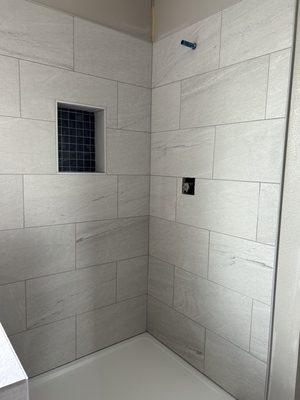 Shower + niche