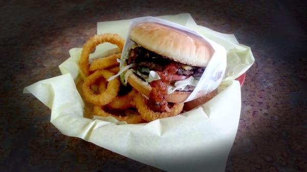 Burger & Rings, as delivered to my table. So what if it took awhile (but less than 10 min). Worth the wait.