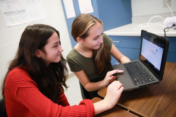 Chesnee Middle School Students Enjoying Class