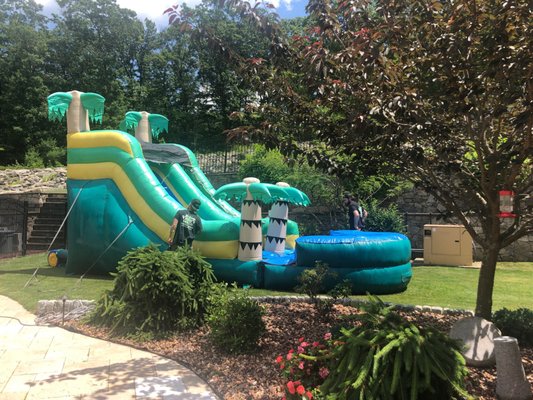 Setting it up.... "Tiny Tropical" Waterslide with Splash Pool