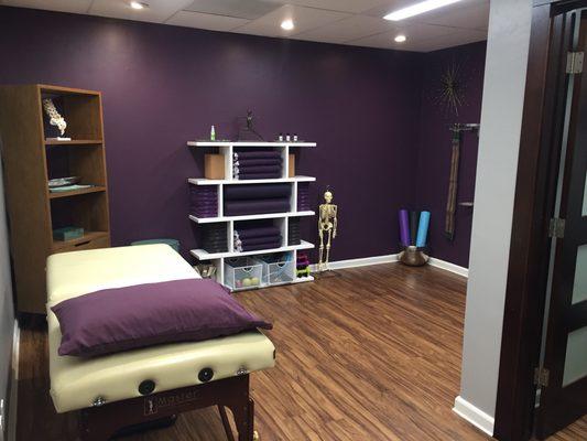 Mullins PT & Yoga treatment room