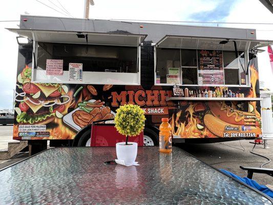 Michh's food truck and outside seating area