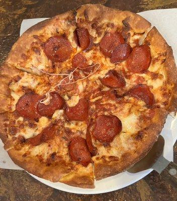 Small pepperoni pizza