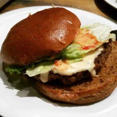 cheese burger with thousand island dressing & lettuce