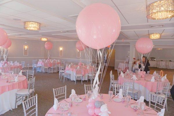 3ft latex balloons centerpieces for a beautiful babyshower .