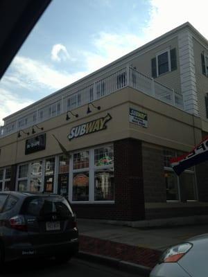 Walpole Subway -- 951 Main Street / Route 1A, Walpole              Storefront