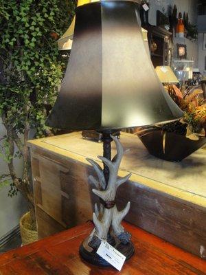 Great antler lamp