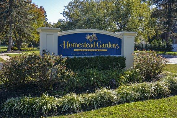 Entrance sign to Homestead Gardens