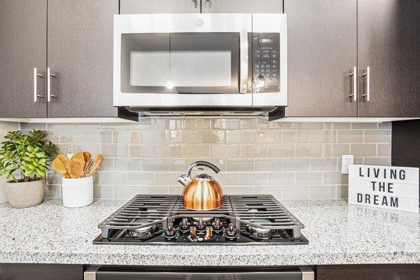 5 burner gas top stoves in every apartment