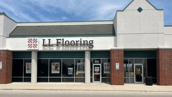 LL Flooring #1298 Naperville | 2603 Aurora Avenue | Storefront