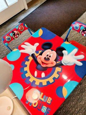 Awww... Mickey Mouse table and chairs for the little ones. I want one!:)