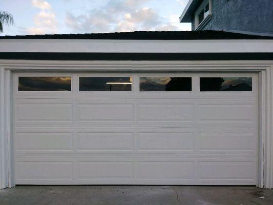 Mid America 24g Long panel white with plain windows