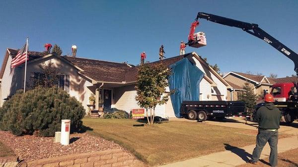 This homeowner agreed to let us meet with his insurance adjuster, and just 3 weeks later got a brand new Owens Corning roofing system.