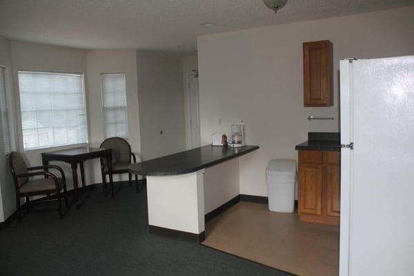 Suite is available - One king size bed with ceiling fan, Full size Fridge, Microwave, Kitchenette, Fireplace, TV