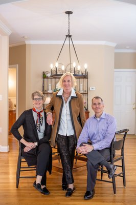 Happy Clients after remodel & redecorate
Read more here:
https://lisastewartdesign.com/kitchen-remodel-with-southern-charm/