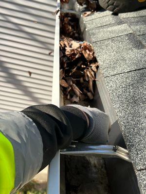 Pure Pro Gutter Cleaning, South Glastonbury, CT, cleangutterclean.com