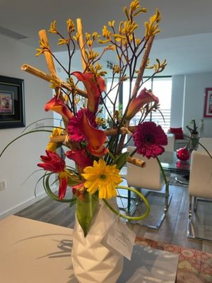 Absolutely beautiful arrangement! Same day delivery, helpful, cheerful, and very easy to work with. Highly recommend Blooms and Bouquets.