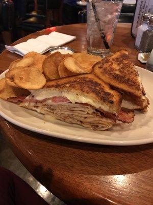 Havarati sandwich with pot chips!!