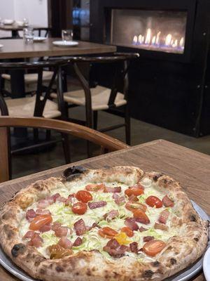 Bianca Pizza - garlic white sauce, bacon, tomato, leek $22