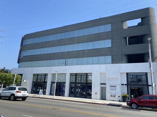 Office building on the corner of S Crescent Hts & 3rd St.