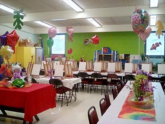 Art studio party room at Oak View Center