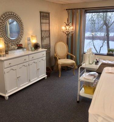 Donna is at the Salem location on Tuesdays and Fridays.  Her suite overlooks the Willamette River.