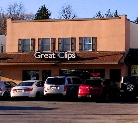 Great Clips, Newtown Square -- storefront