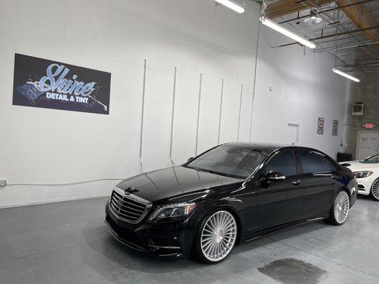 Mercedes Benz s550 in for a polish.