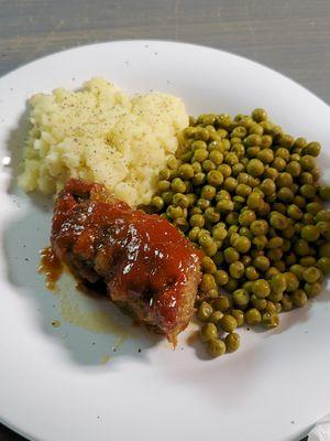 meatloaf, mashed tators, and peas (special)