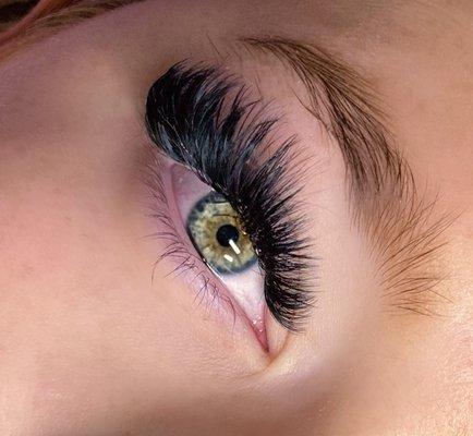 Mega volume lash extensions