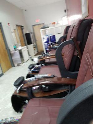 Seating for about 7 pedicures