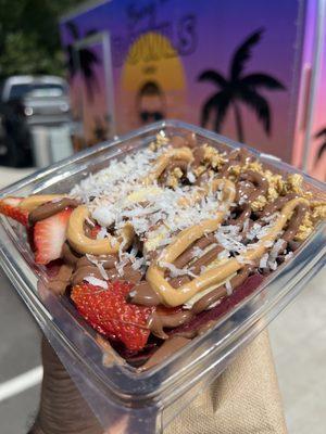 High Tide Hottie. Strawberry, banana, PB, Nutella, and more. 10 out of 10.