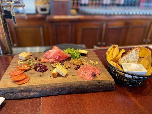 Unreal cheese platter included in the wine tasting