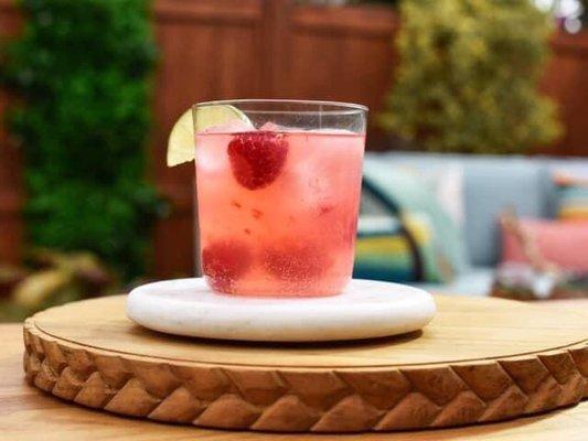 Raspberry Gin & Tonic