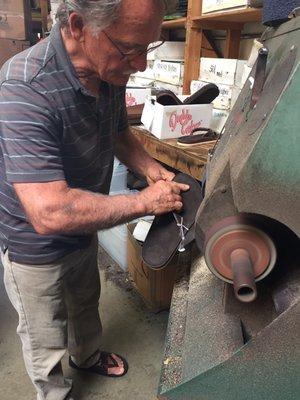 Sanding machine to make perfect flip flops