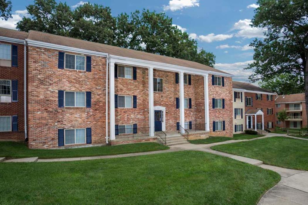 Deerfield Run & Village Square North Apartments