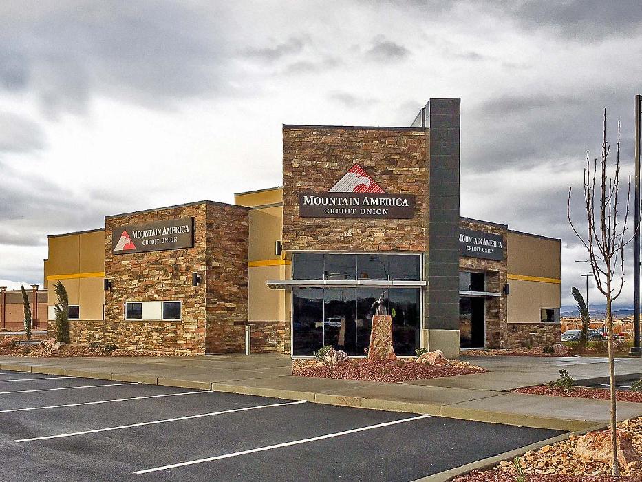 Mountain America Credit Union - St. George: Mall Drive Branch