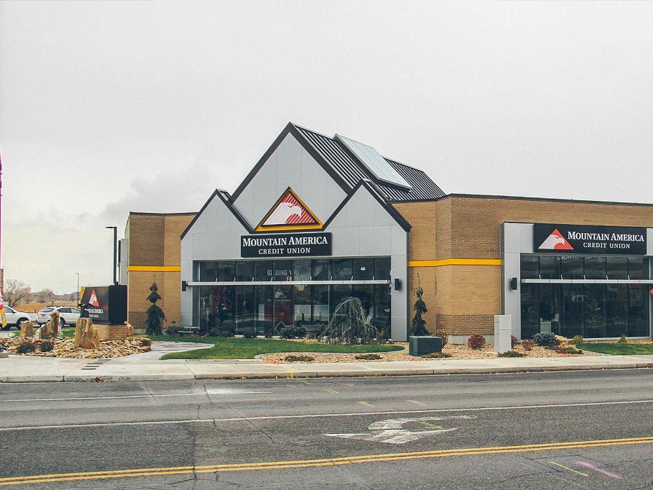 Mountain America Credit Union - Farmington: Station Parkway Branch