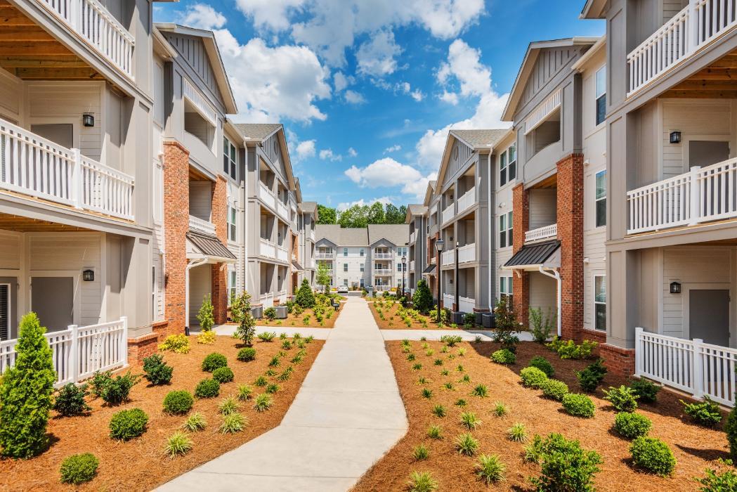 Evoke Living at Westerly Hills Apartments